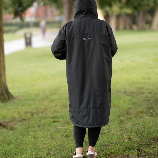 Raincoat and Changing Robe in One - The Cobe Black Edition in Black