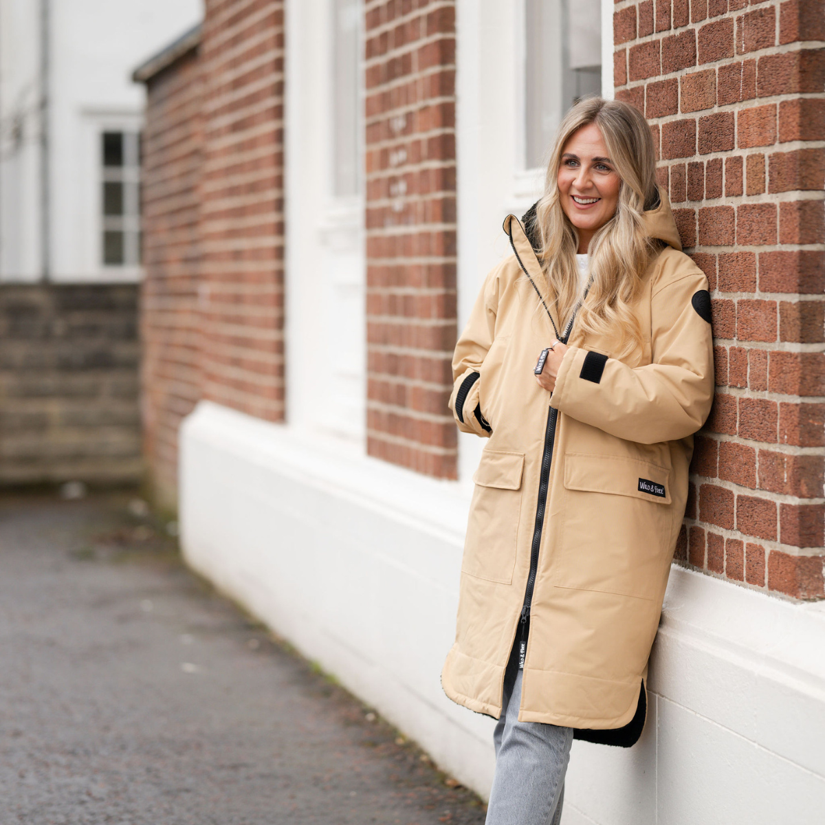 Raincoat and Changing Robe in One - The Cobe Black Edition Camel