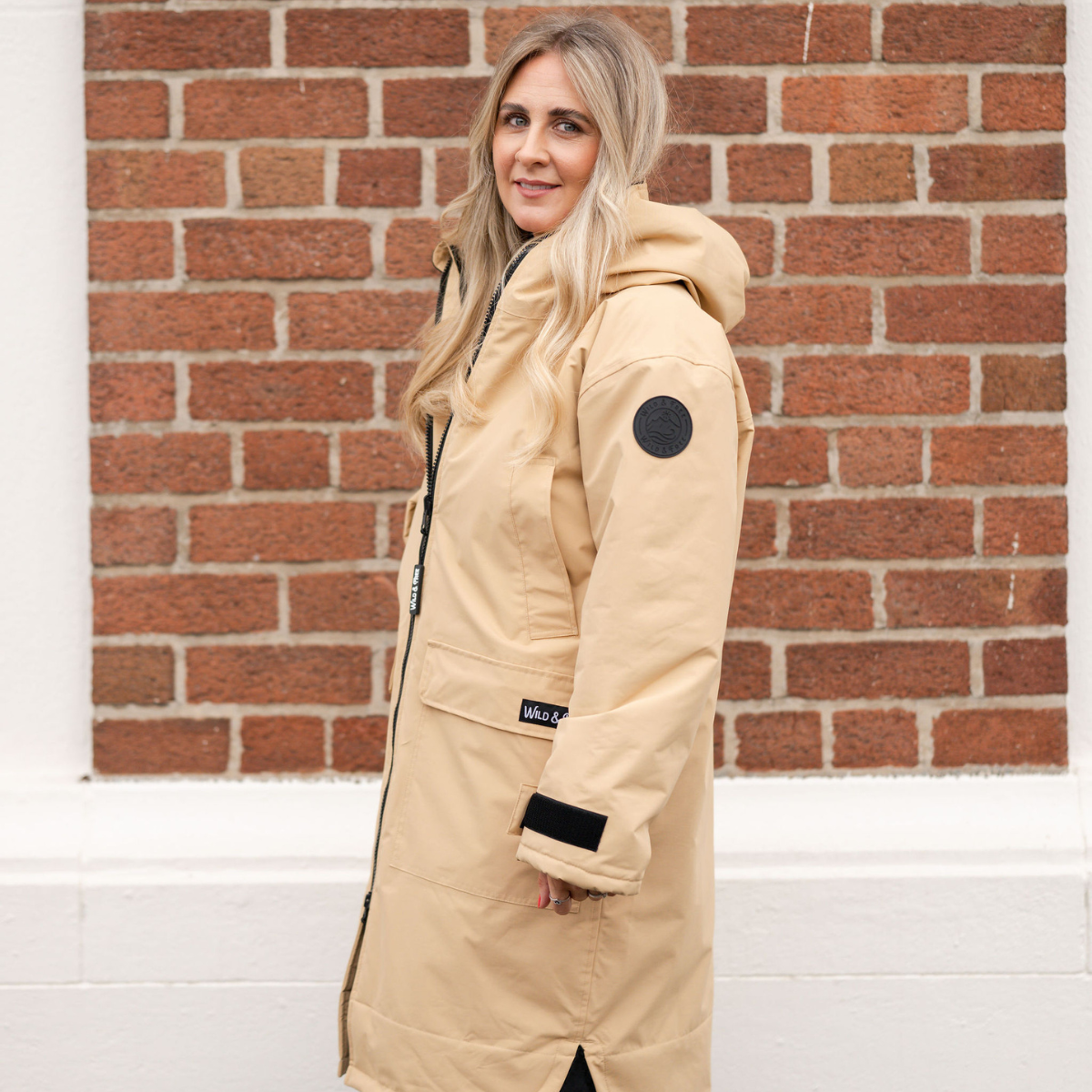 Raincoat and Changing Robe in One - The Cobe Black Edition Camel