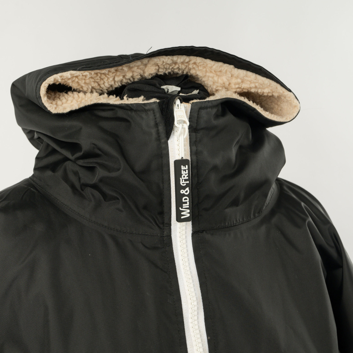 Perfectly Imperfect - Preloved Small Black Classic Cobe