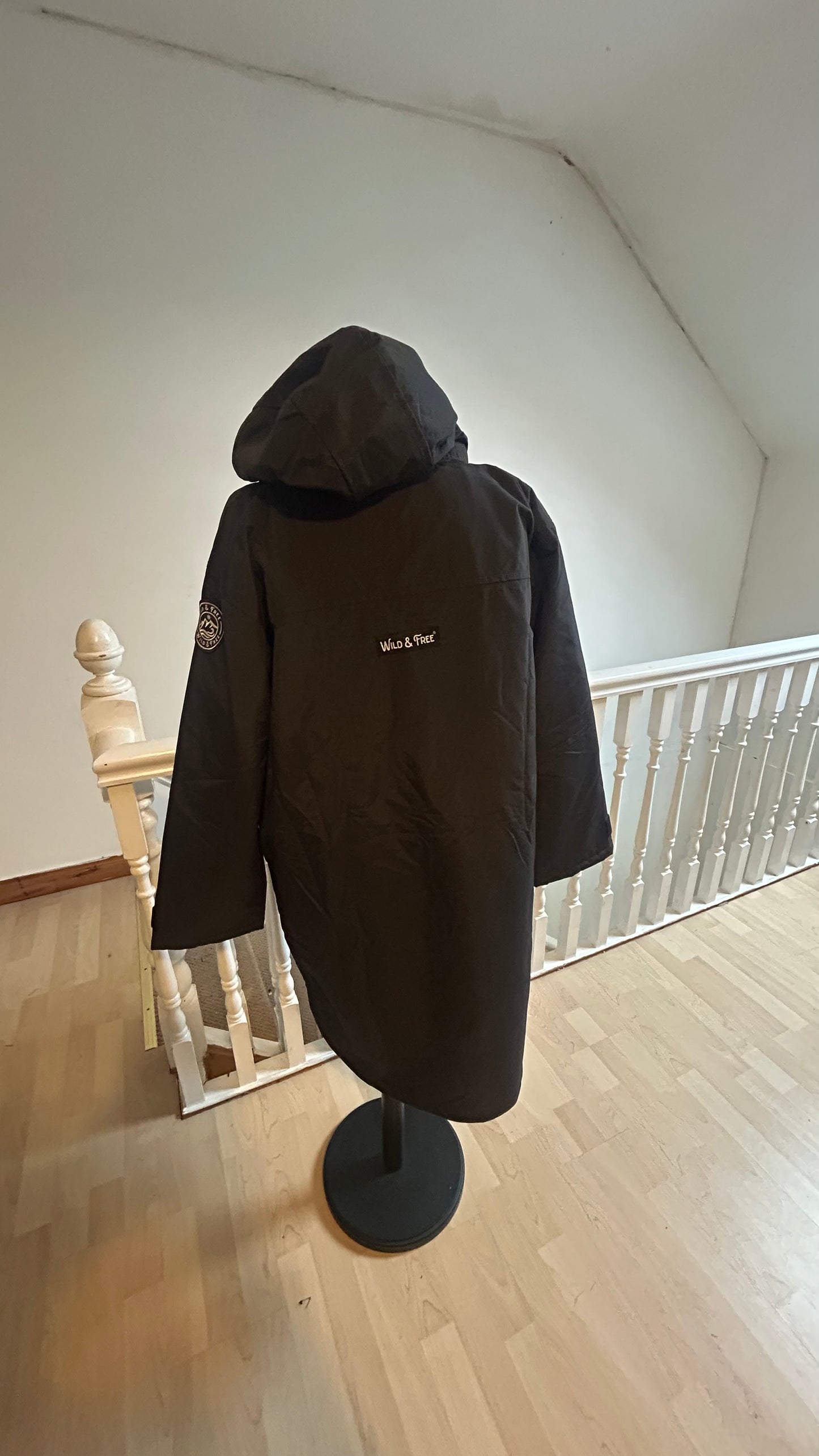 Small Classic Black Cobe - 2nd Edition - Photography Sample