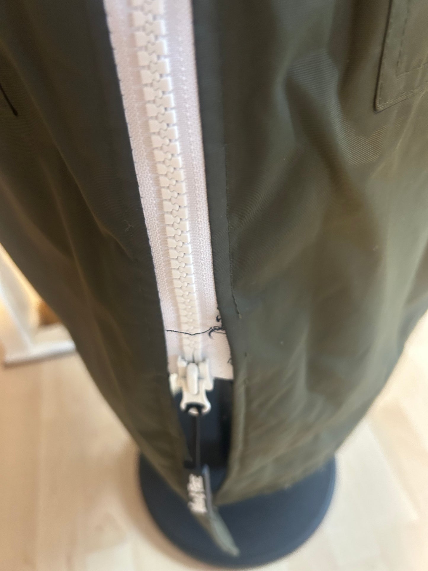 Perfectly Imperfect - Preloved M Classic Greeen Cobe