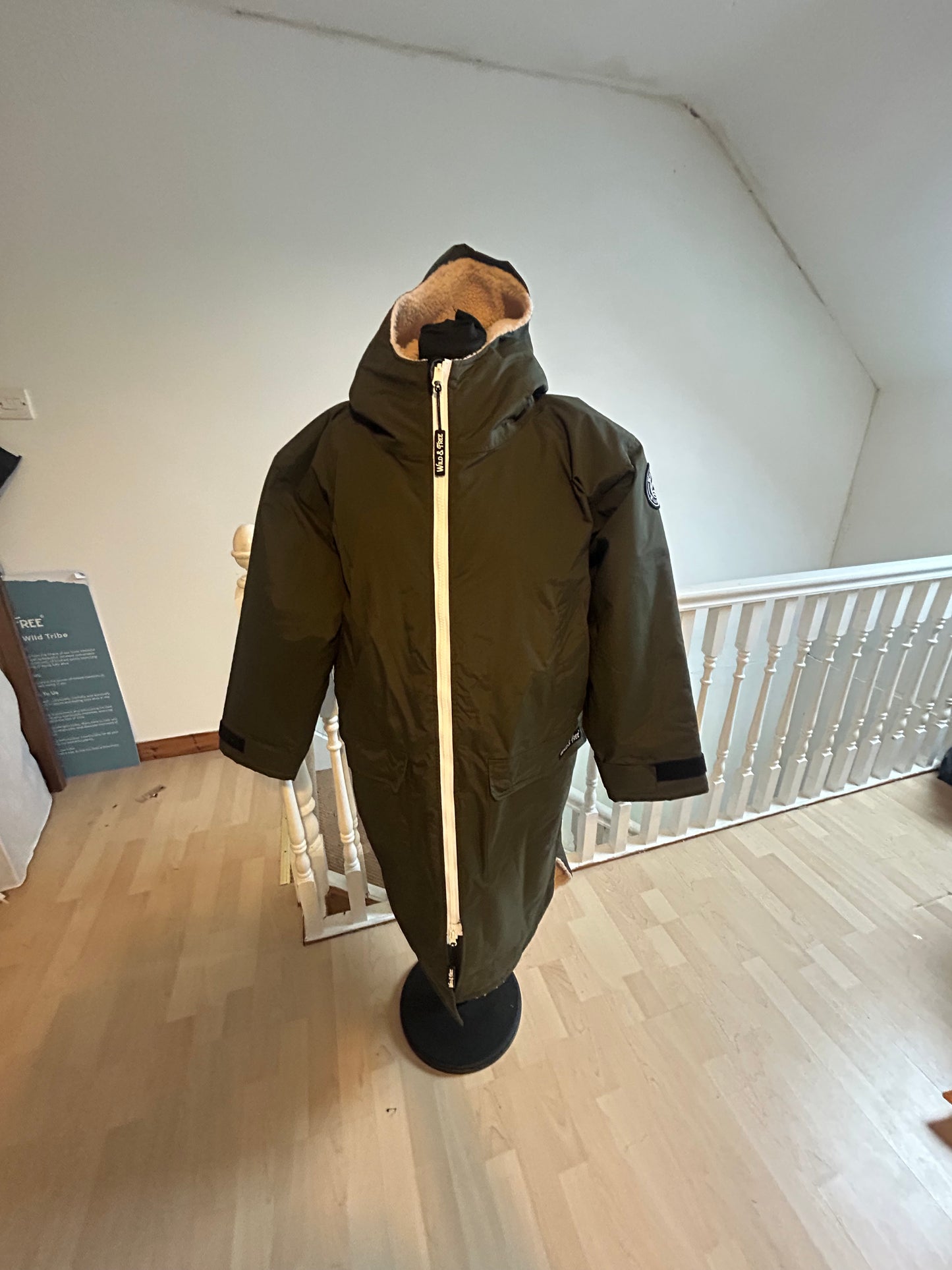 Perfectly Imperfect - Preloved M Classic Greeen Cobe